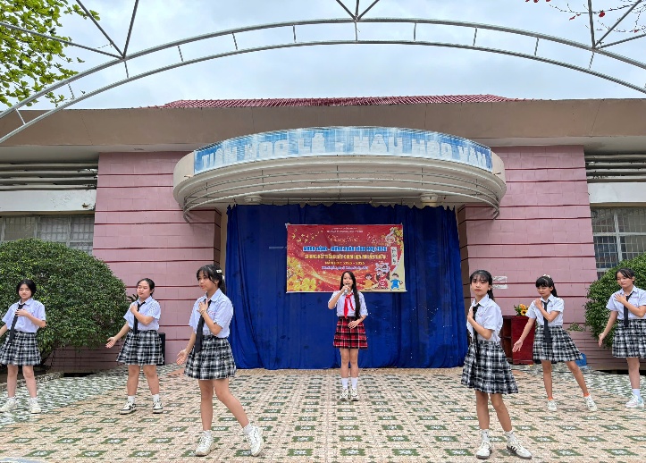 D:\Liên đội trường THCS Phan Chu Trinh\Năm học 25-26\Hình hoạt động\Mừng Đảng - Mừng Xuân\z7523162945874_e7341088f1097660a7f9b219d2f72a9e.jpg